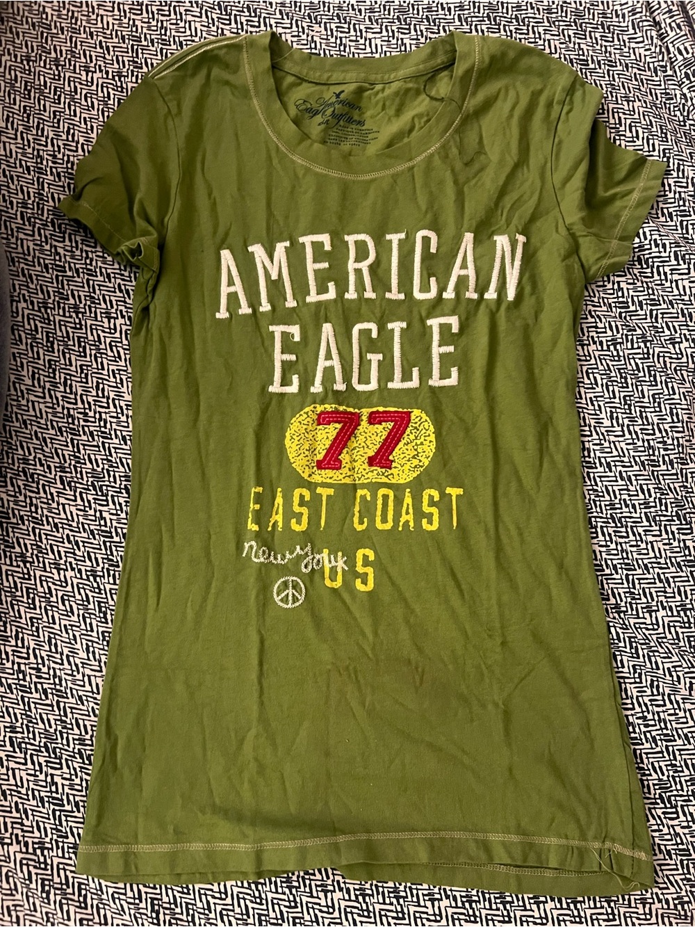 New American Eagle Outfitters Olive Green Logo Juniors XL Graphic Tee